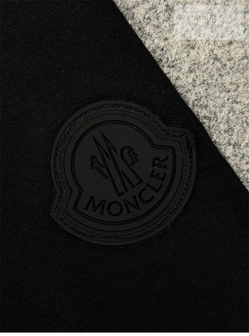 Moncler 몽클레어 블러 로고 코튼 반팔 티셔츠 블랙 의류 17번 이미지