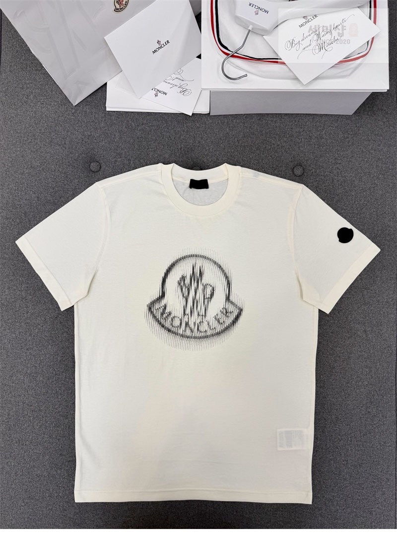 Moncler 몽클레어 블러 로고 코튼 반팔 티셔츠 블랙 의류 23번 이미지