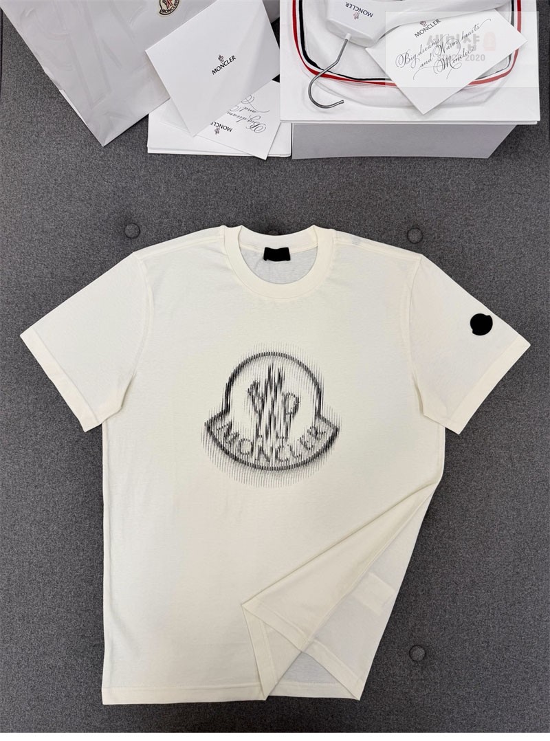 Moncler 몽클레어 블러 로고 코튼 반팔 티셔츠 블랙 의류 24번 이미지