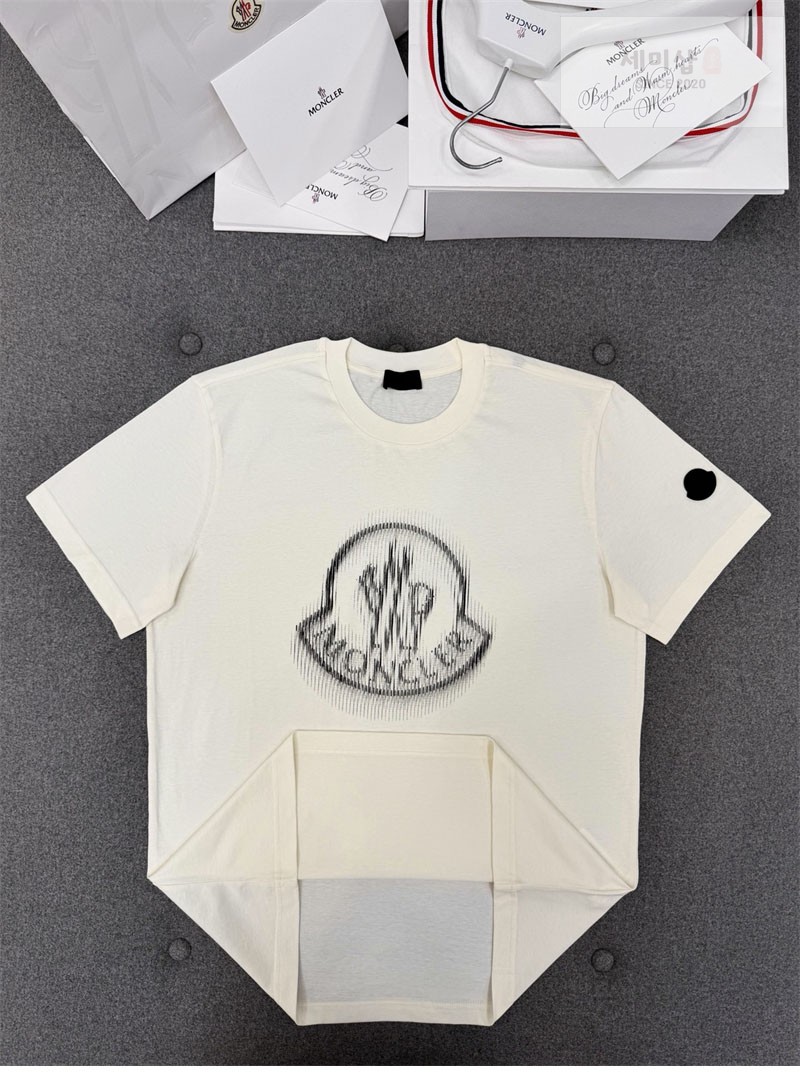 Moncler 몽클레어 블러 로고 코튼 반팔 티셔츠 블랙 의류 26번 이미지