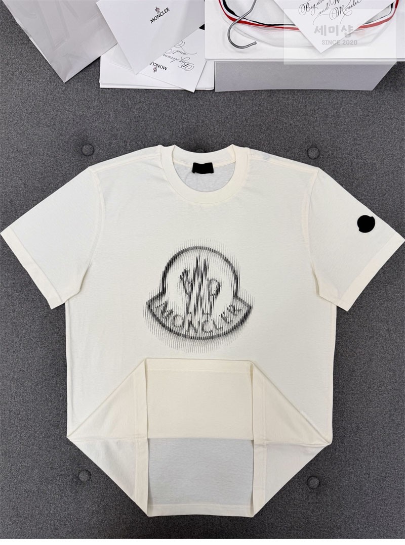Moncler 몽클레어 블러 로고 코튼 반팔 티셔츠 블랙 의류 28번 이미지