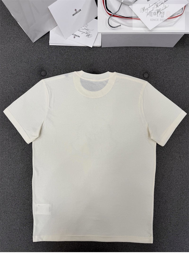 Moncler 몽클레어 블러 로고 코튼 반팔 티셔츠 블랙 의류 29번 이미지