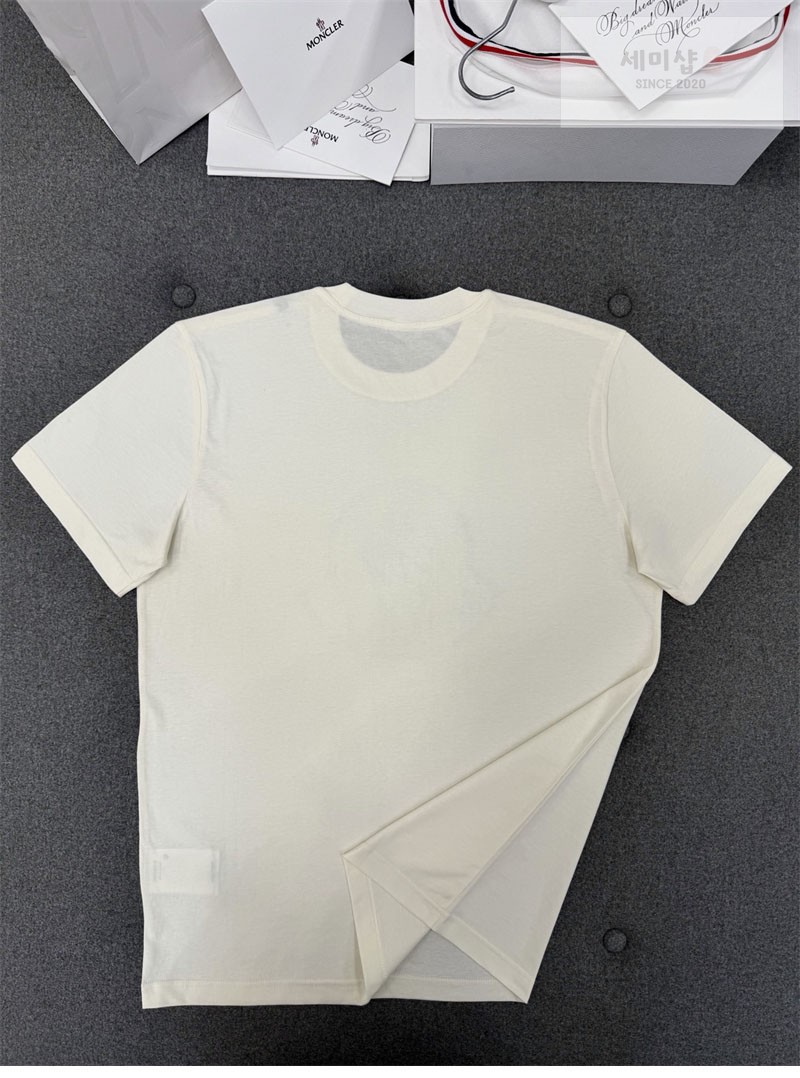 Moncler 몽클레어 블러 로고 코튼 반팔 티셔츠 블랙 의류 30번 이미지
