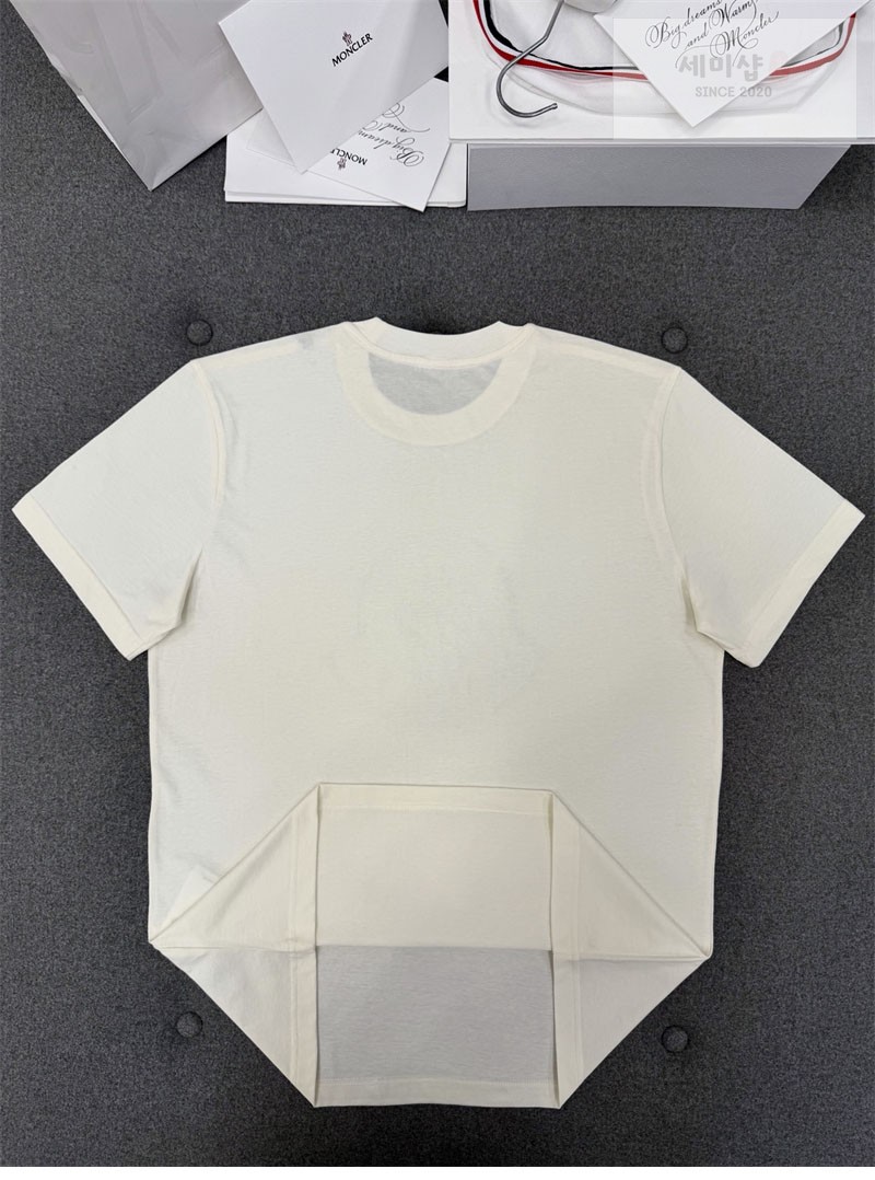 Moncler 몽클레어 블러 로고 코튼 반팔 티셔츠 블랙 의류 31번 이미지