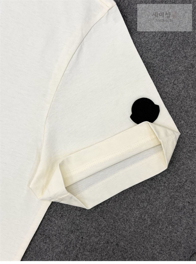 Moncler 몽클레어 블러 로고 코튼 반팔 티셔츠 블랙 의류 35번 이미지