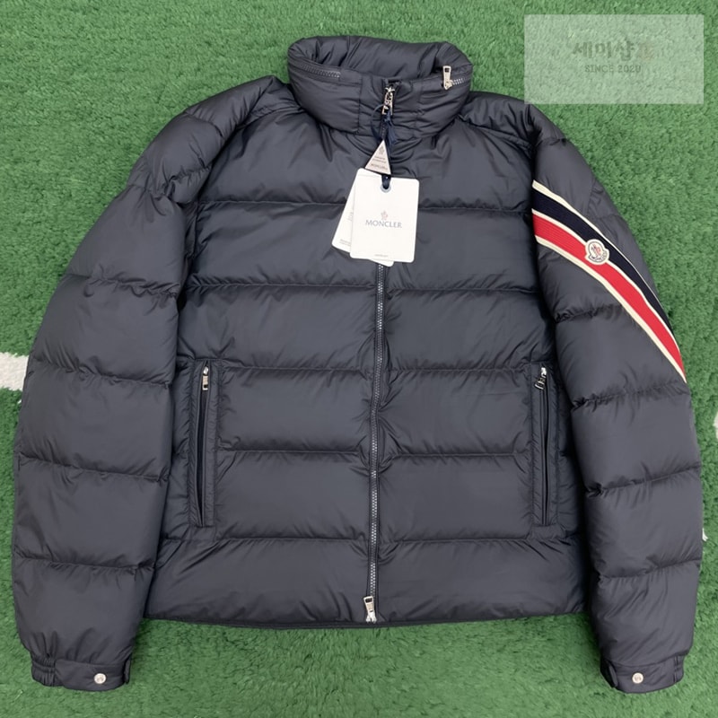 Moncler 몽클레어 솔라얀 Solayan 숏 다운 패딩 자켓 의류 1번 이미지