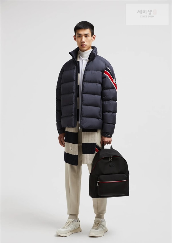 Moncler 몽클레어 솔라얀 Solayan 숏 다운 패딩 자켓 의류 2번 이미지