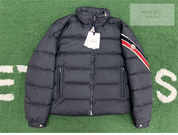 Moncler 몽클레어 솔라얀 Solayan 숏 다운 패딩 자켓 의류 16번 이미지