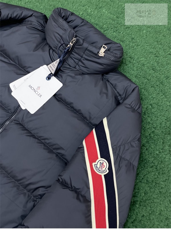 Moncler 몽클레어 솔라얀 Solayan 숏 다운 패딩 자켓 의류 8번 이미지