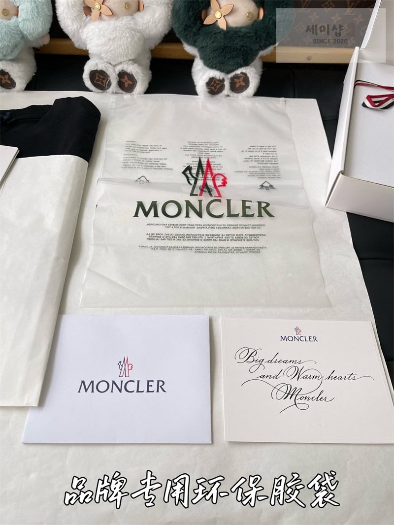 Moncler 몽클레어 아카이비오 크리에이티브 코튼 반팔 티셔츠 블랙 의류 35번 이미지