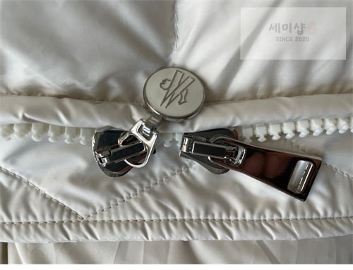 Moncler 몽클레어 에스코 Escaut 숏 다운 자켓 의류 9번 이미지
