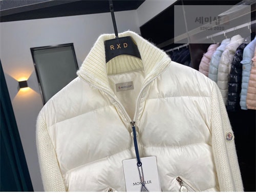 Moncler 몽클레어 여성용 니트 숏 패딩 의류 5번 이미지