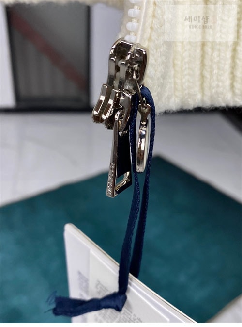 Moncler 몽클레어 여성용 니트 숏 패딩 의류 8번 이미지
