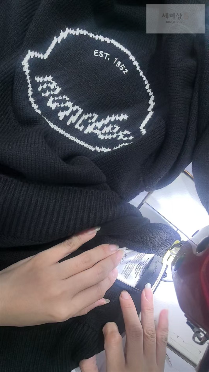 Moncler 몽클레어 자수 로고 울 스웨터 의류 9번 이미지
