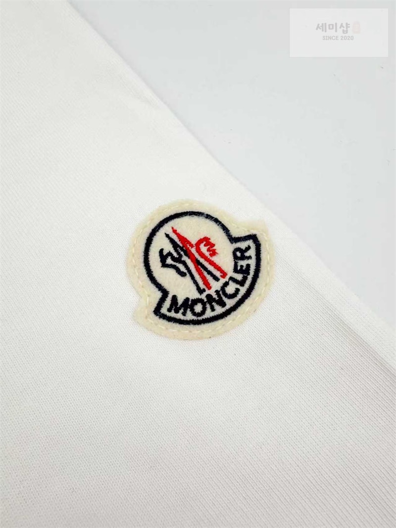 몽클레어 몽클레어 자수 트라이컬러 로고 반팔 티셔츠 화이트 의류 14번 이미지