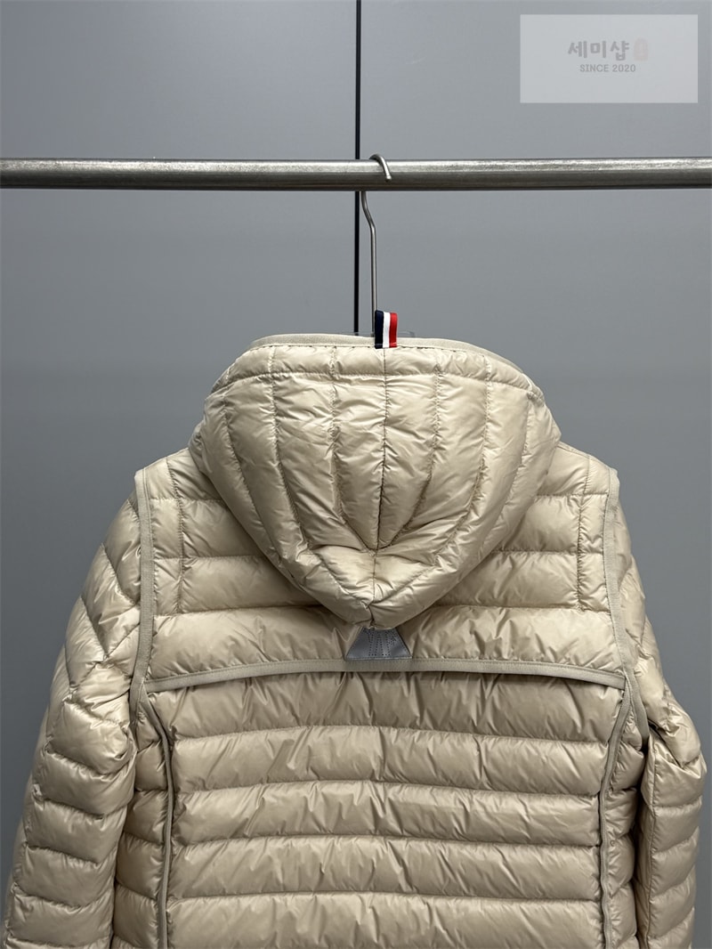 Moncler 몽클레어 카루라 Karura 숏 다운 패딩 자켓 블랙 의류 7번 이미지