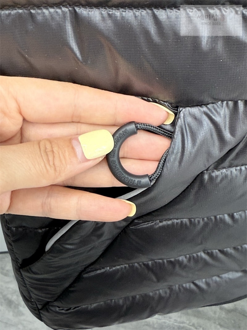 Moncler 몽클레어 카루라 Karura 숏 다운 패딩 자켓 블랙 의류 15번 이미지