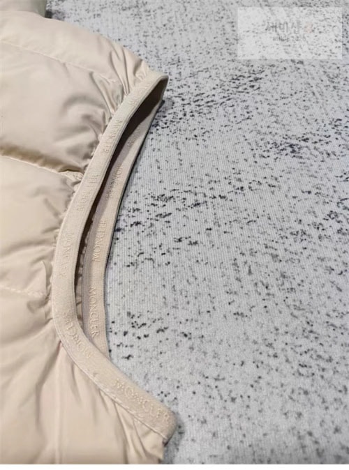 Moncler 몽클레어 콘트린 Contrin 다운 패딩 베스트 의류 26번 이미지