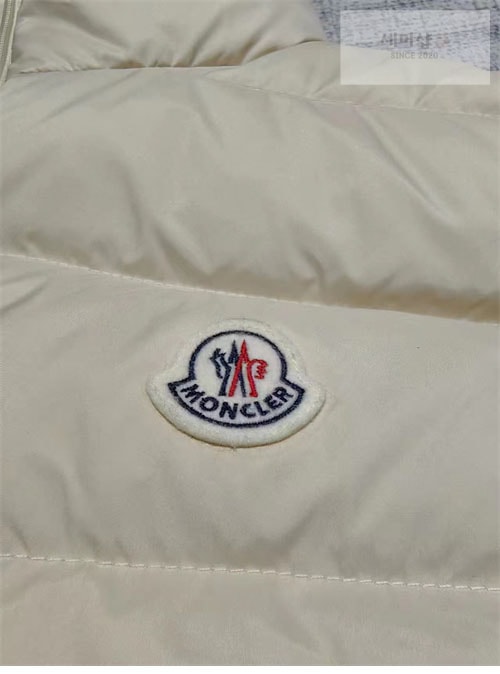 Moncler 몽클레어 콘트린 Contrin 다운 패딩 베스트 의류 27번 이미지
