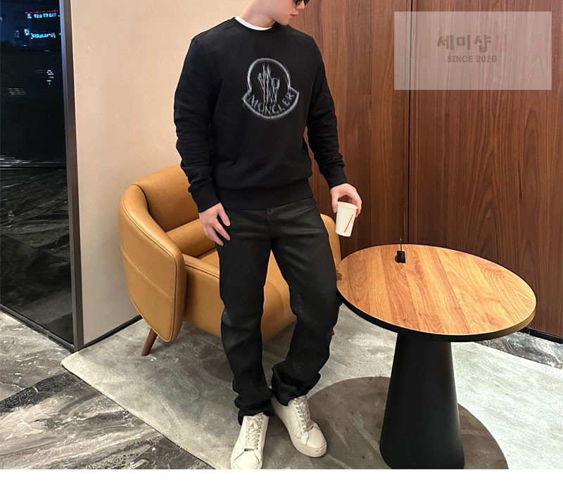 Moncler 몽클레어 크리스탈 로고 스웨트셔츠 화이트 의류 3번 이미지
