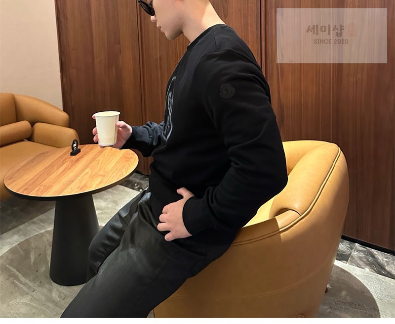 Moncler 몽클레어 크리스탈 로고 스웨트셔츠 화이트 의류 4번 이미지