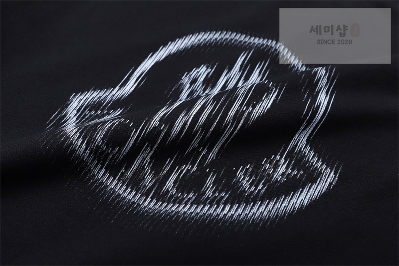 Moncler 몽클레어 크리스탈 로고 스웨트셔츠 화이트 의류 19번 이미지