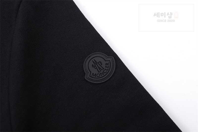 Moncler 몽클레어 크리스탈 로고 스웨트셔츠 화이트 의류 20번 이미지