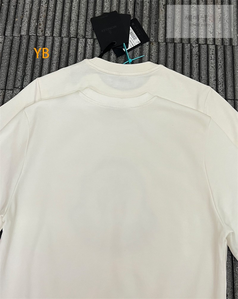 Moncler 몽클레어 크리스탈 로고 스웨트셔츠 화이트 의류 27번 이미지