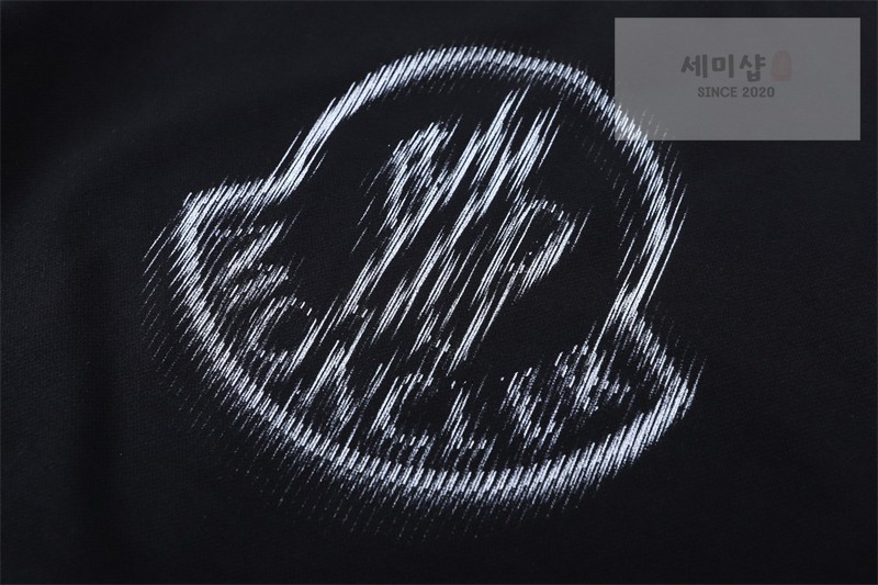 Moncler 몽클레어 크리스탈 로고 스웨트셔츠 화이트 의류 34번 이미지