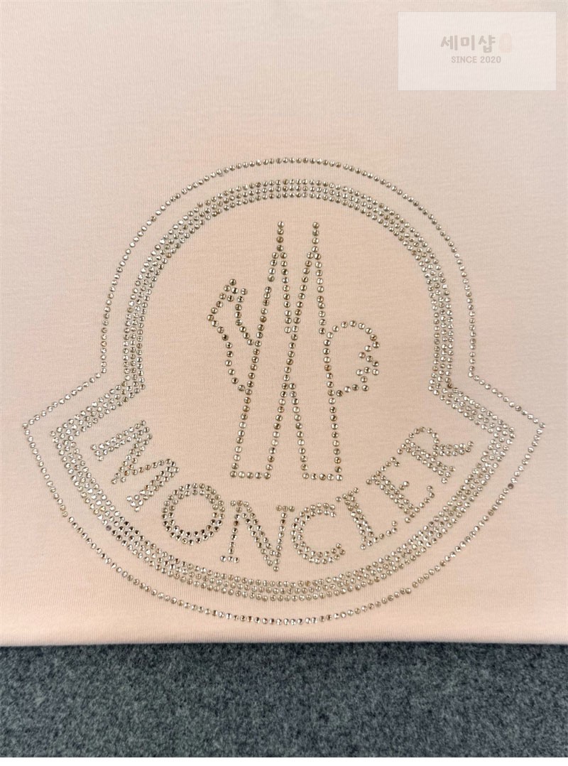Moncler 몽클레어 크리스탈 로고 티셔츠 화이트 의류 18번 이미지