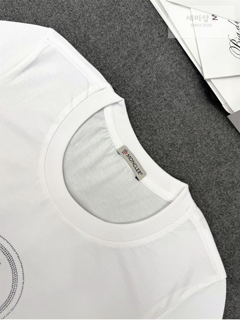 Moncler 몽클레어 크리스탈 로고 티셔츠 화이트 의류 33번 이미지