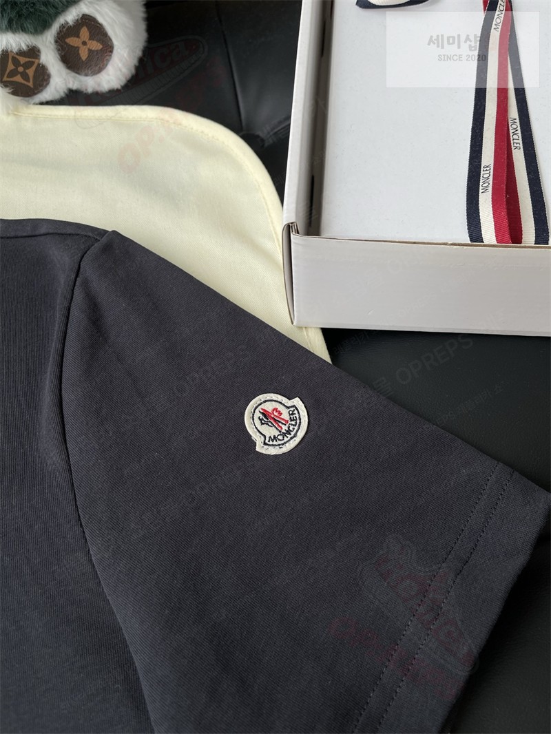 Moncler 몽클레어 트라이컬러 로고 코튼 티셔츠 블랙 의류 27번 이미지