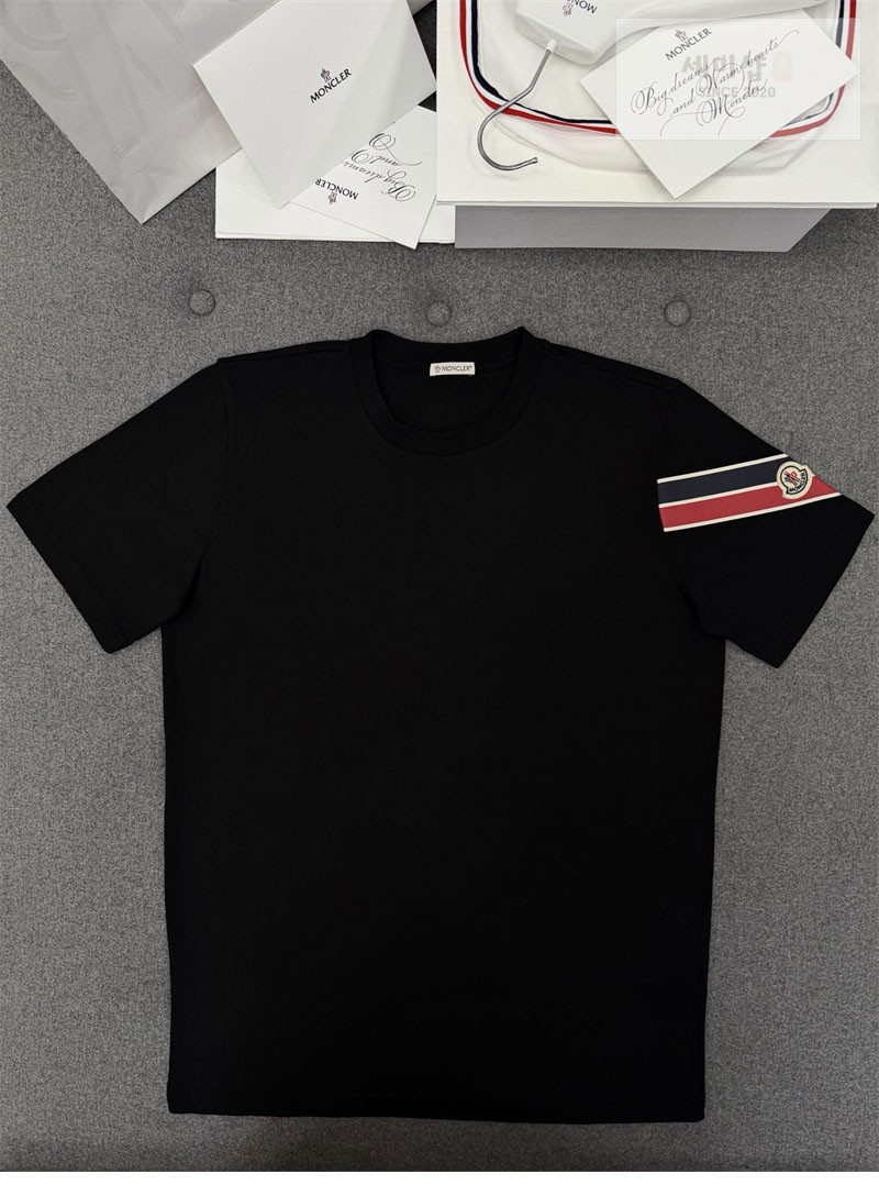 Moncler 몽클레어 트라이컬러 숄더 스트라이프 반팔 티셔츠 의류 6번 이미지