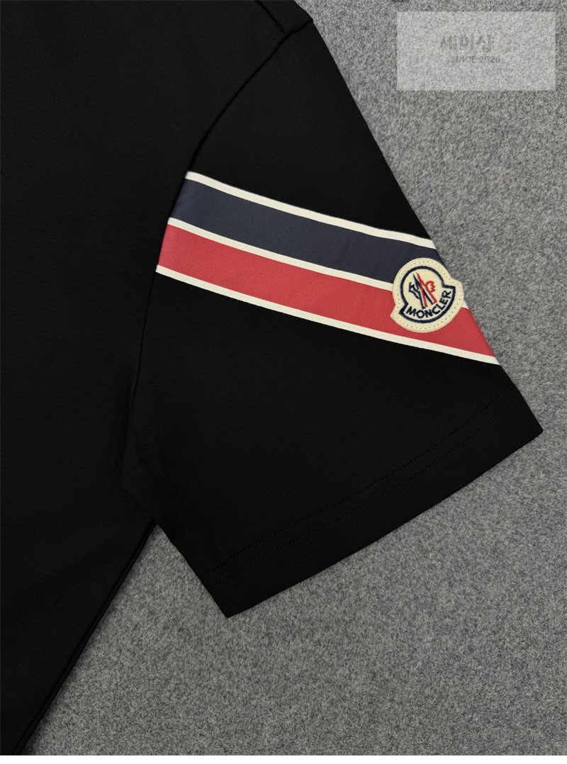 Moncler 몽클레어 트라이컬러 숄더 스트라이프 반팔 티셔츠 의류 15번 이미지