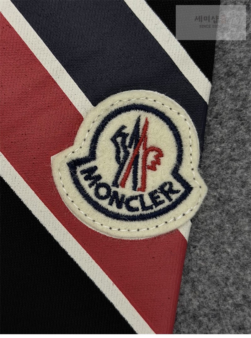 Moncler 몽클레어 트라이컬러 숄더 스트라이프 반팔 티셔츠 의류 17번 이미지