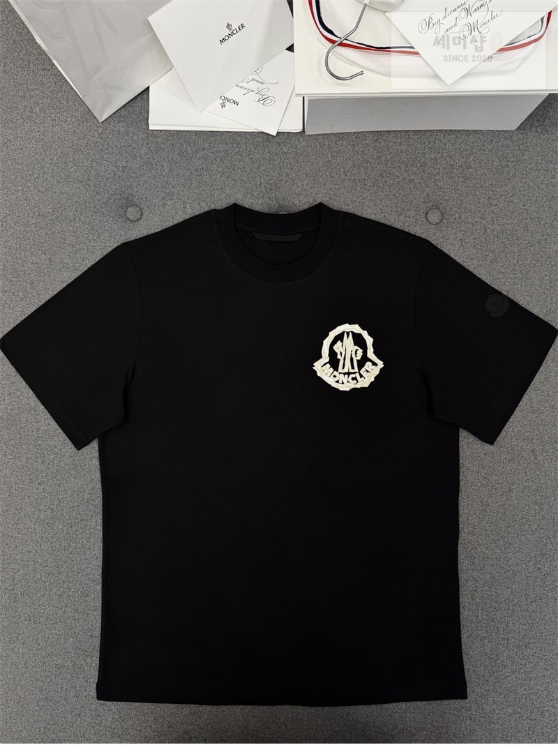 Moncler 몽클레어 펠트 로고 와펜 코튼 반팔 티셔츠 블랙 의류 7번 이미지