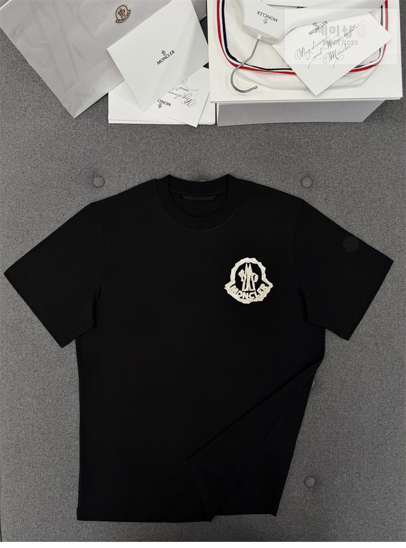 Moncler 몽클레어 펠트 로고 와펜 코튼 반팔 티셔츠 블랙 의류 8번 이미지