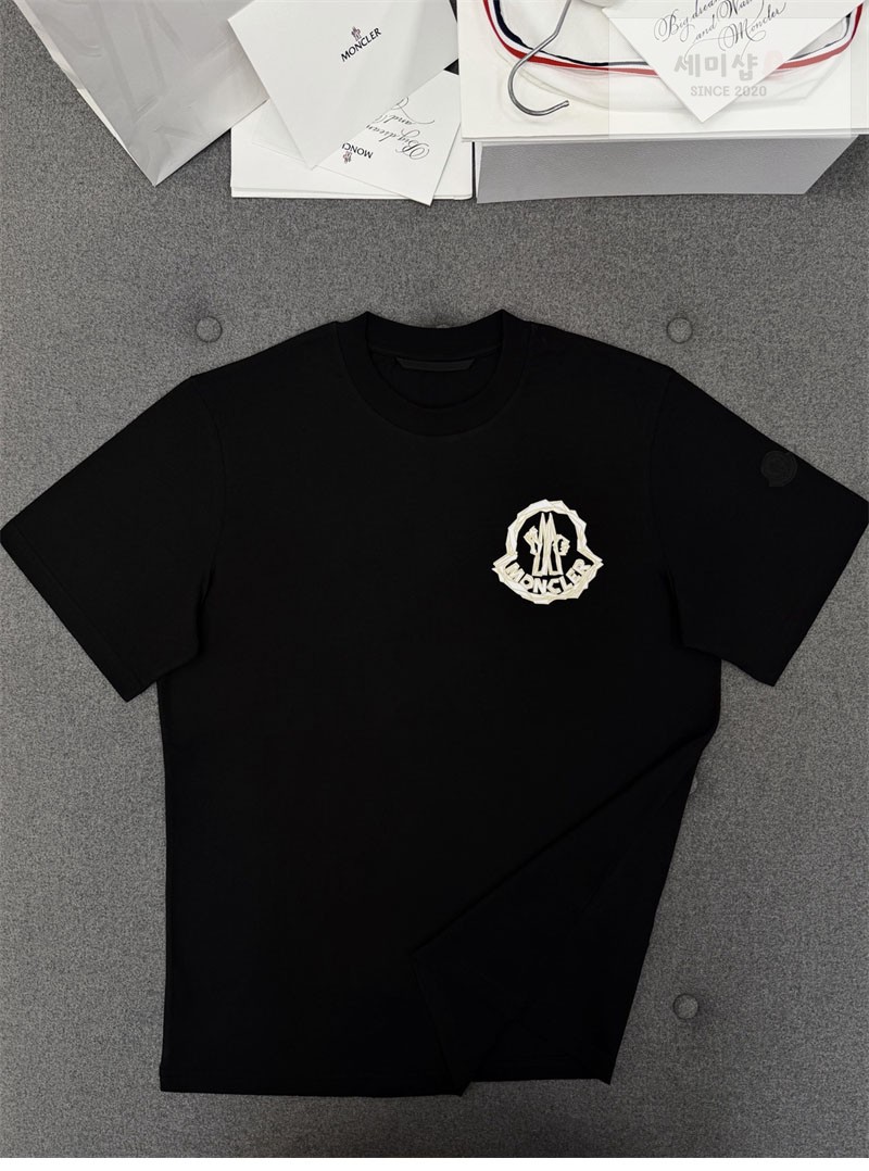 Moncler 몽클레어 펠트 로고 와펜 코튼 반팔 티셔츠 블랙 의류 9번 이미지