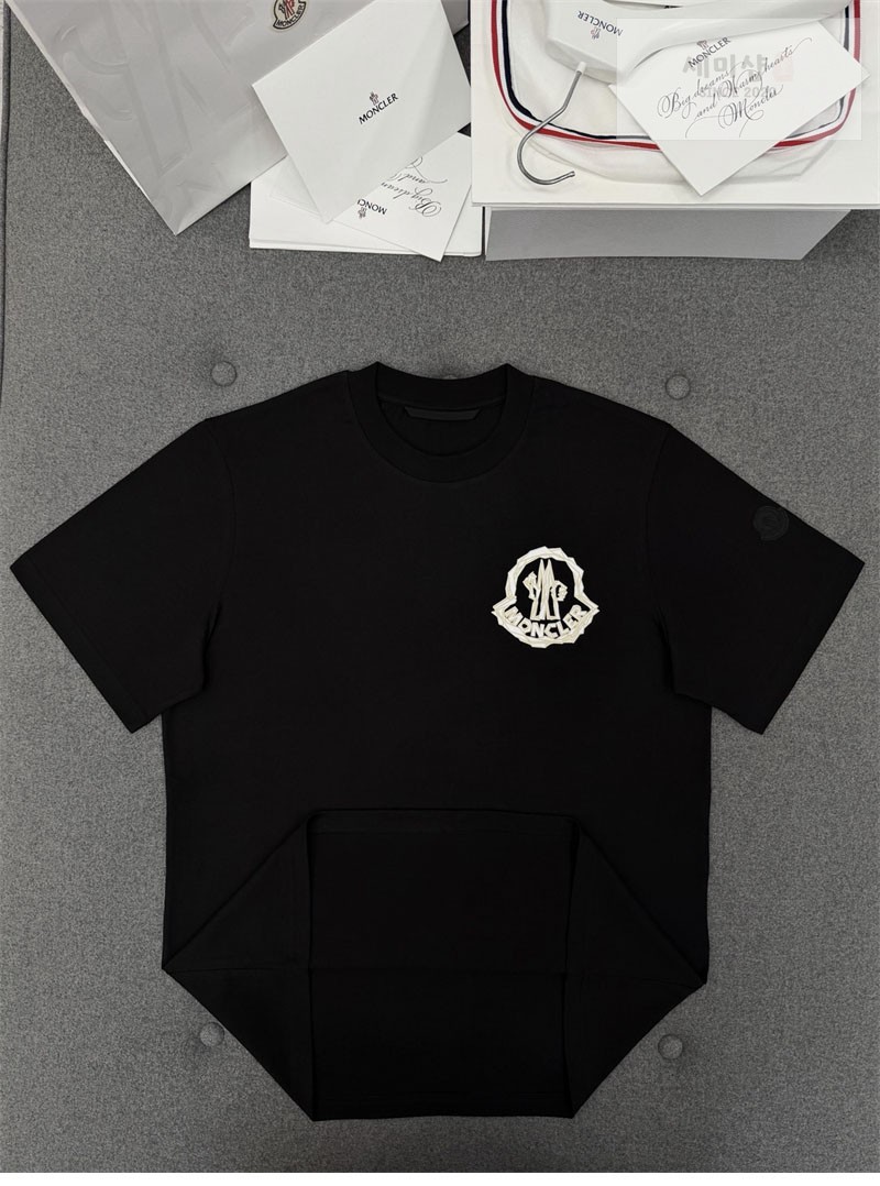 Moncler 몽클레어 펠트 로고 와펜 코튼 반팔 티셔츠 블랙 의류 10번 이미지