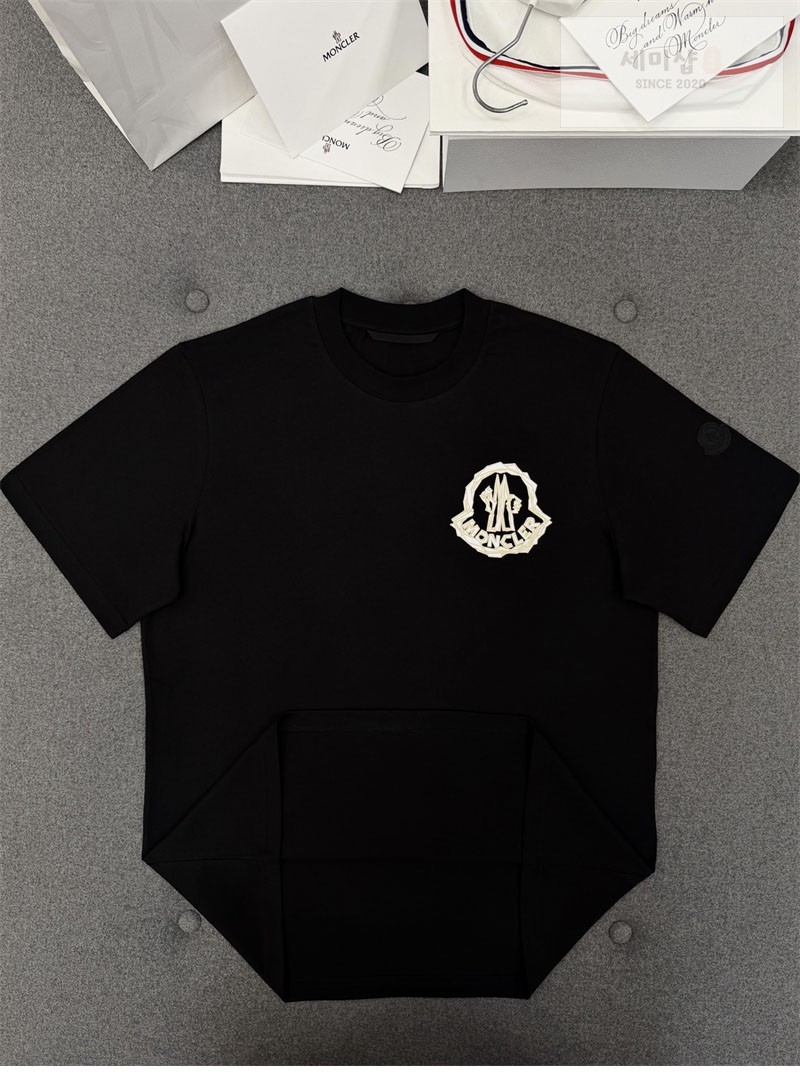 Moncler 몽클레어 펠트 로고 와펜 코튼 반팔 티셔츠 블랙 의류 11번 이미지
