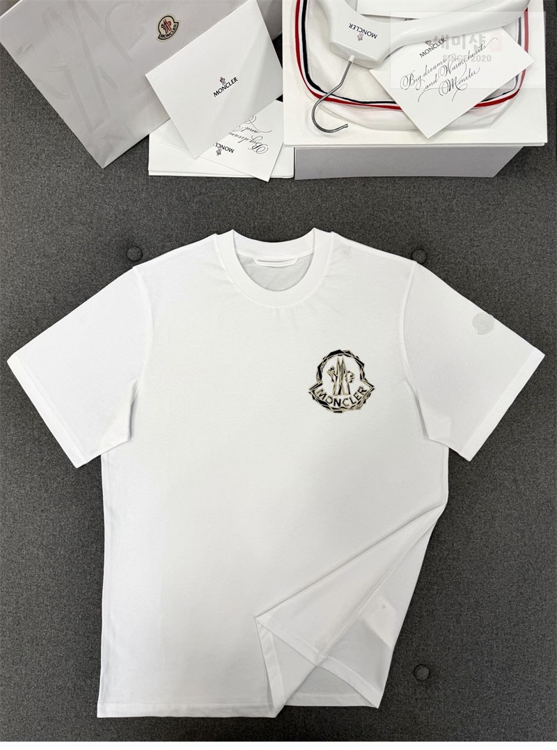Moncler 몽클레어 펠트 로고 와펜 코튼 반팔 티셔츠 블랙 의류 26번 이미지