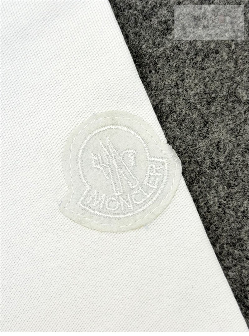 Moncler 몽클레어 펠트 로고 와펜 코튼 반팔 티셔츠 블랙 의류 36번 이미지