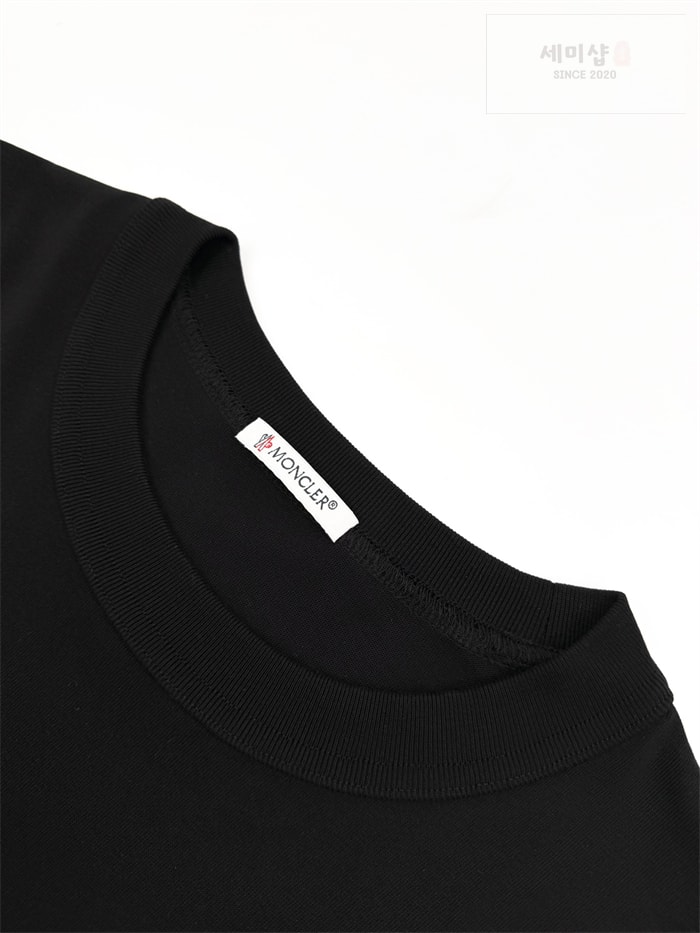 Moncler 몽클레어 포켓 패치 로고 반팔 티셔츠 의류 6번 이미지