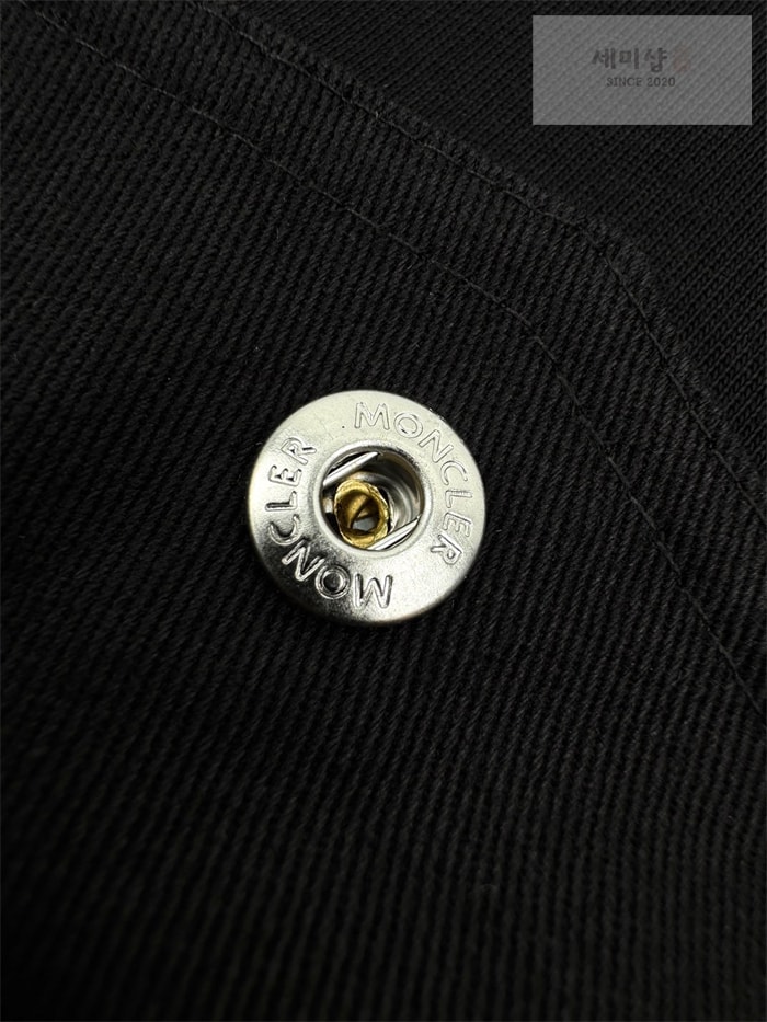 Moncler 몽클레어 포켓 패치 로고 반팔 티셔츠 의류 10번 이미지