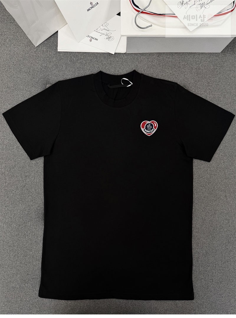 Moncler 몽클레어 하트 로고 패치 반팔 티셔츠 의류 5번 이미지