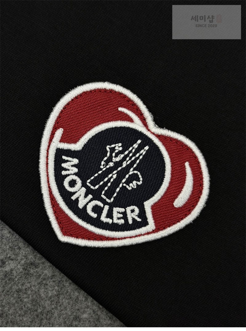 Moncler 몽클레어 하트 로고 패치 반팔 티셔츠 의류 14번 이미지