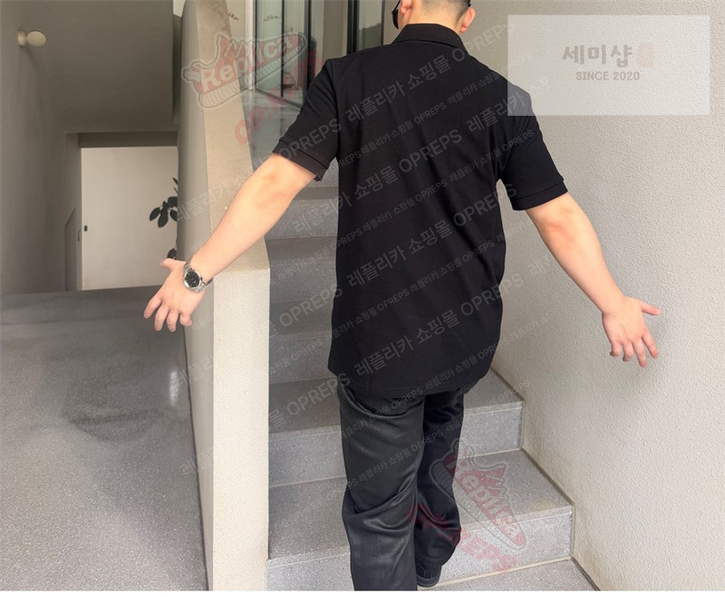 Moncler 몽클레어 하프 집업 로고 패치 코튼 피케 폴로 셔츠 의류 4번 이미지
