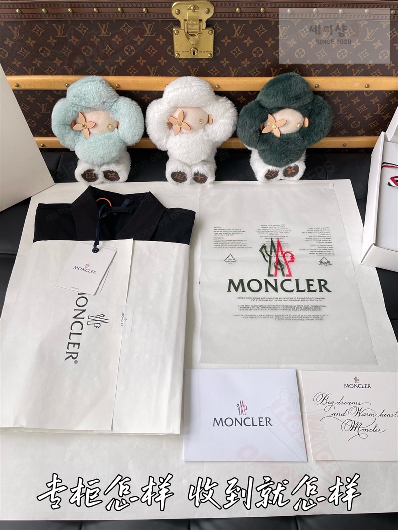 Moncler 몽클레어 하프 집업 로고 패치 코튼 피케 폴로 셔츠 의류 24번 이미지