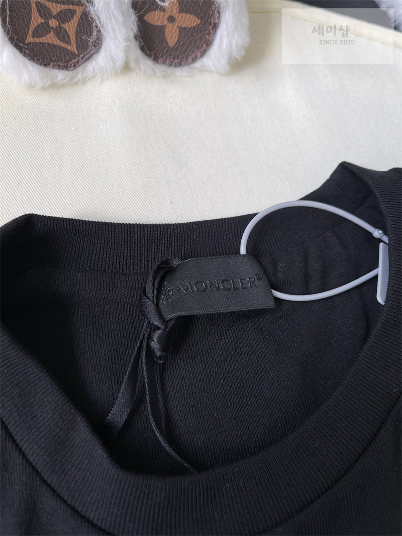 Moncler 몽클레어 3D 로고 코튼 티셔츠 블랙 의류 20번 이미지