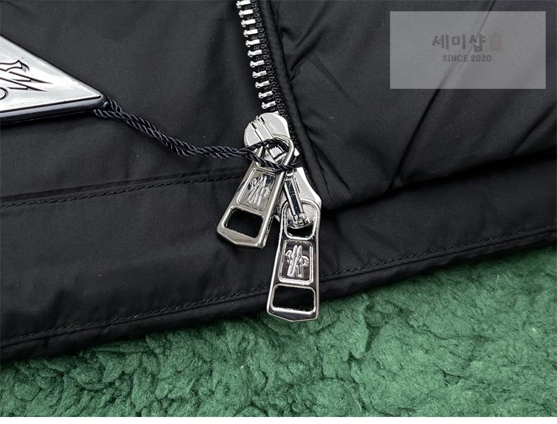Moncler 몽클레어 Arneb 아르네브 후드 숏 다운 자켓 블랙 의류 16번 이미지